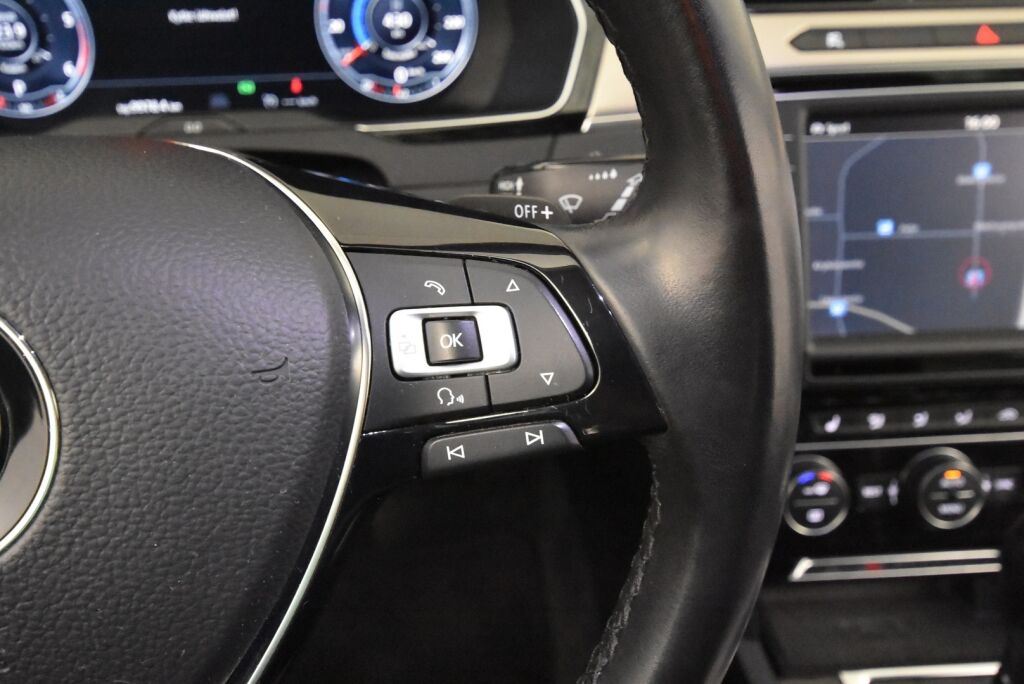 Volkswagen Passat 2016 Variant Highline 2,0 TDI Biturbo 176 kW (240 hv) 4MOTION DSG / 360 kamera / Digimittaristo / Nahkasisusta / Vetokoukku / Lohkolämmitin