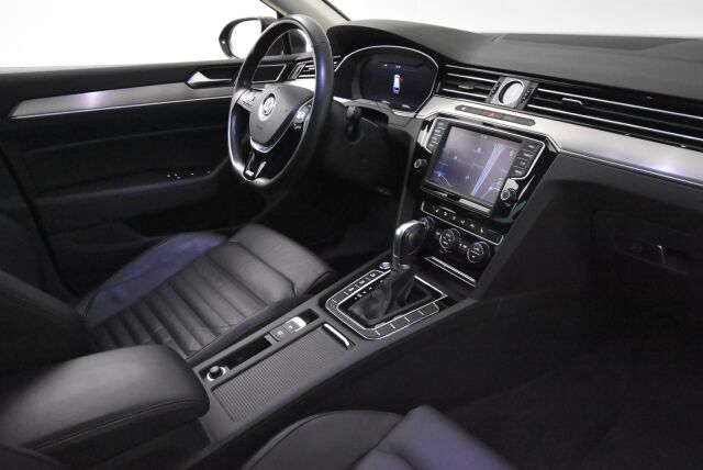 Volkswagen Passat 2016 Variant Highline 2,0 TDI Biturbo 176 kW (240 hv) 4MOTION DSG / 360 kamera / Digimittaristo / Nahkasisusta / Vetokoukku / Lohkolämmitin