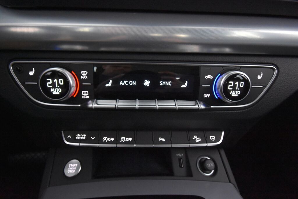 Audi Q5 2023 Business Advanced Launch Edition 40 TDI 150 kW MHEV quattro S tronic / Kamera / Webasto / Koukku / Acc / Matrix LED
