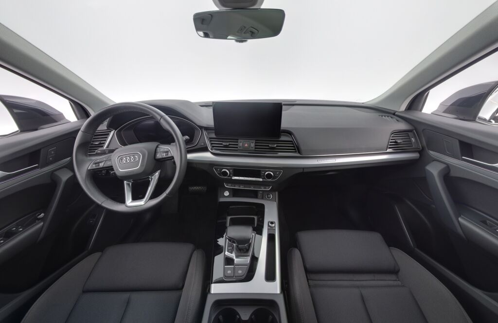 Audi Q5 2023 Business Advanced Launch Edition 40 TDI 150 kW MHEV quattro S tronic / Kamera / Webasto / Koukku / Acc / Matrix LED