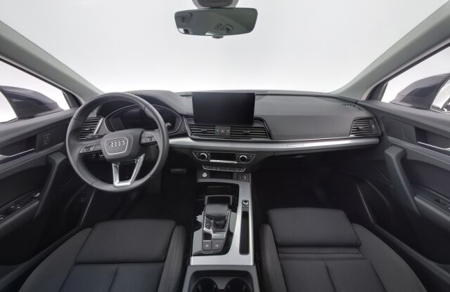 Audi Q5 2023 Business Advanced Launch Edition 40 TDI 150 kW MHEV quattro S tronic / Kamera / Webasto / Koukku / Acc / Matrix LED