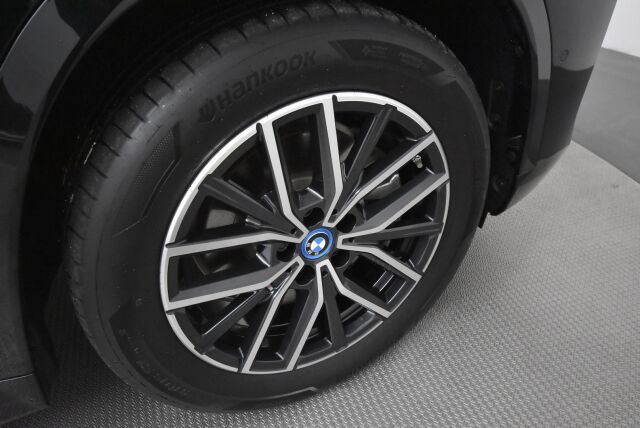 BMW X1 2023 U11 25e xDrive Charged Edition /  M Sport / Vetokoukku / Harman & Kardon / Led-ajovalot / Perutuuskamera