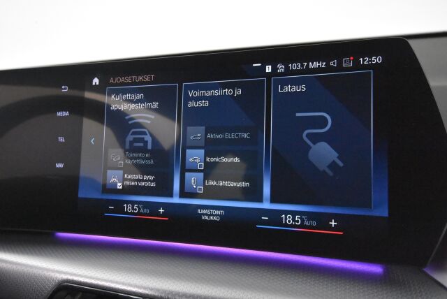 BMW X1 2023 U11 25e xDrive Charged Edition /  M Sport / Vetokoukku / Harman & Kardon / Led-ajovalot / Perutuuskamera