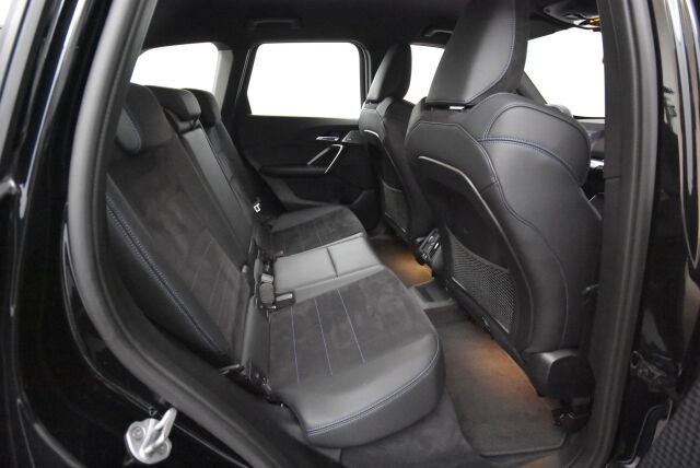 BMW X1 2023 U11 25e xDrive Charged Edition /  M Sport / Vetokoukku / Harman & Kardon / Led-ajovalot / Perutuuskamera