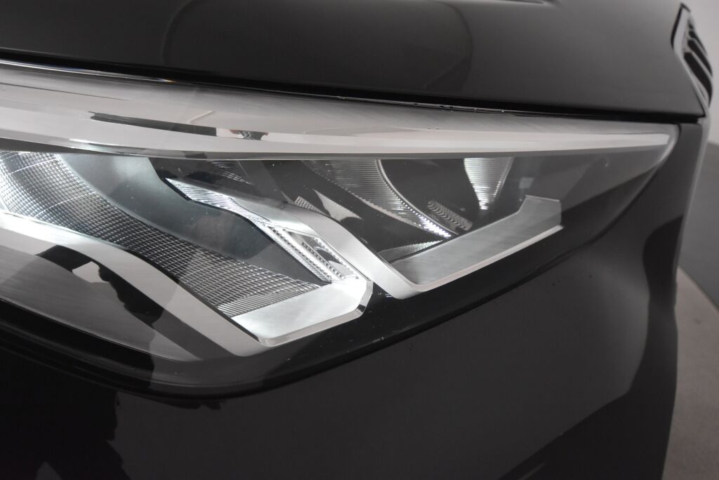 BMW X1 2023 U11 25e xDrive Charged Edition /  M Sport / Vetokoukku / Harman & Kardon / Led-ajovalot / Perutuuskamera