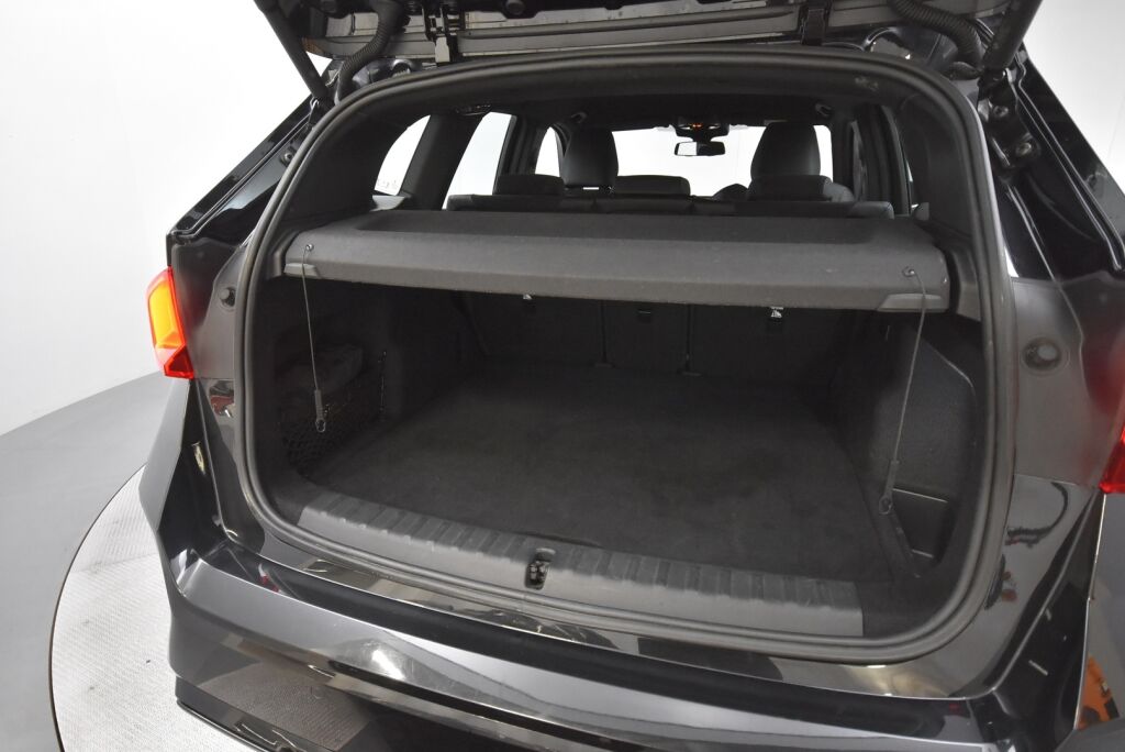 BMW X1 2023 U11 25e xDrive Charged Edition /  M Sport / Vetokoukku / Harman & Kardon / Led-ajovalot / Perutuuskamera