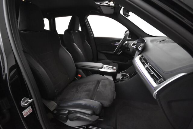 BMW X1 2023 U11 25e xDrive Charged Edition /  M Sport / Vetokoukku / Harman & Kardon / Led-ajovalot / Perutuuskamera