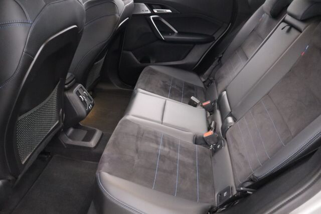BMW X1 2023 U11 25e xDrive Charged Edition M Sport / ALV / Suomiauto / Sähkökoukku / H&K / P.kamera / Lämpöratti / Sport-penkit