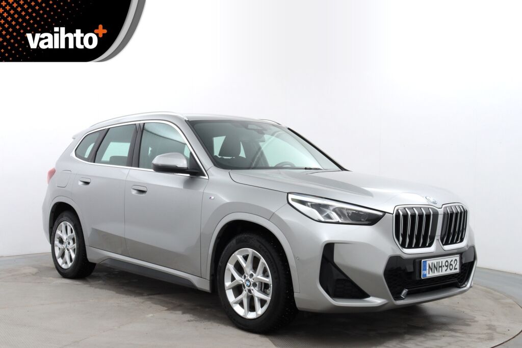 BMW X1 2023 U11 25e xDrive Charged Edition M Sport / ALV / Suomiauto / Sähkökoukku / H&K / P.kamera / Lämpöratti / Sport-penkit