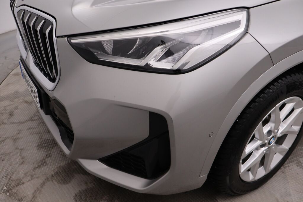 BMW X1 2023 U11 25e xDrive Charged Edition M Sport / ALV / Suomiauto / Sähkökoukku / H&K / P.kamera / Lämpöratti / Sport-penkit