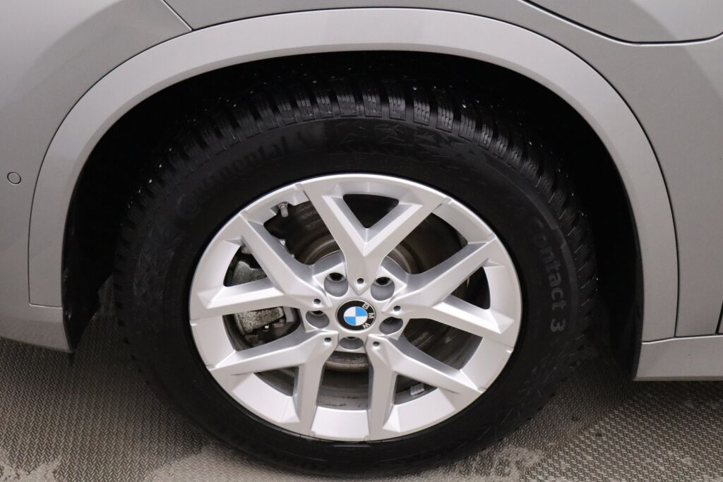 BMW X1 2023 U11 25e xDrive Charged Edition M Sport / ALV / Suomiauto / Sähkökoukku / H&K / P.kamera / Lämpöratti / Sport-penkit