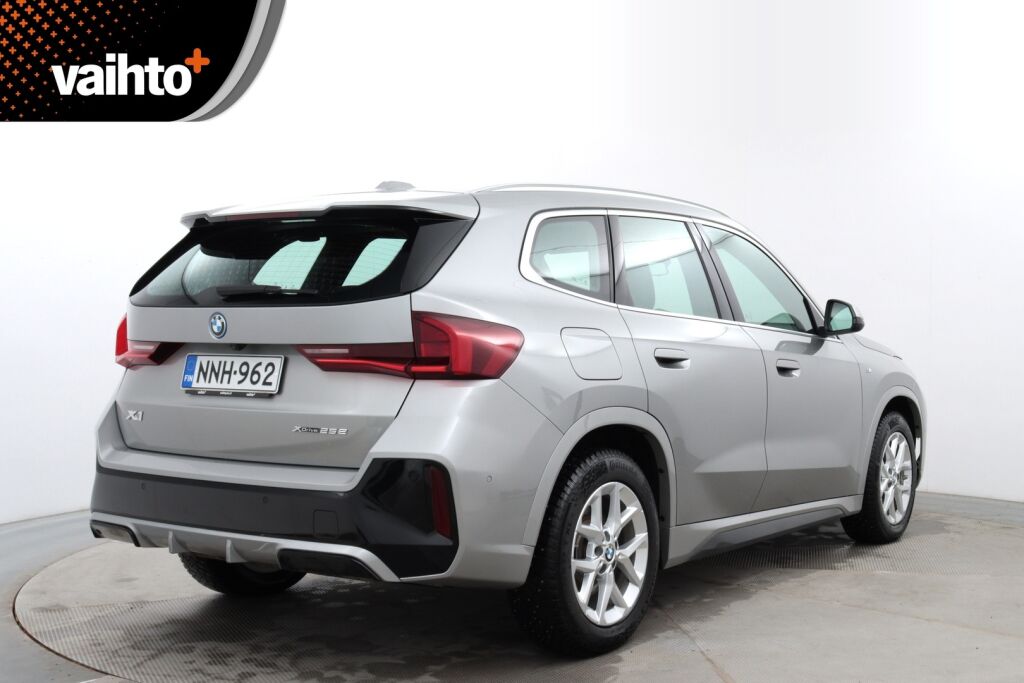 BMW X1 2023 U11 25e xDrive Charged Edition M Sport / ALV / Suomiauto / Sähkökoukku / H&K / P.kamera / Lämpöratti / Sport-penkit