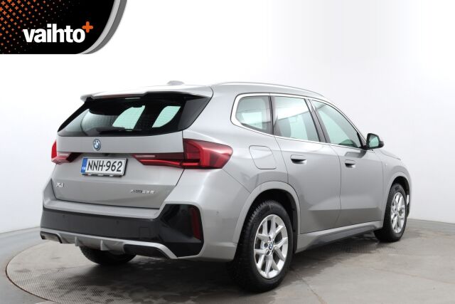 BMW X1 2023 U11 25e xDrive Charged Edition M Sport / ALV / Suomiauto / Sähkökoukku / H&K / P.kamera / Lämpöratti / Sport-penkit