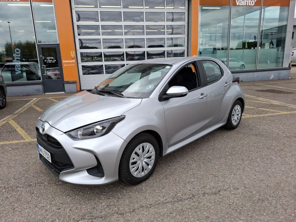 Toyota Yaris 2023 1,5 Hybrid Active / Adapt.Vakkari / Kaistavahti / Navi / P.Kamera / Keyless Go /