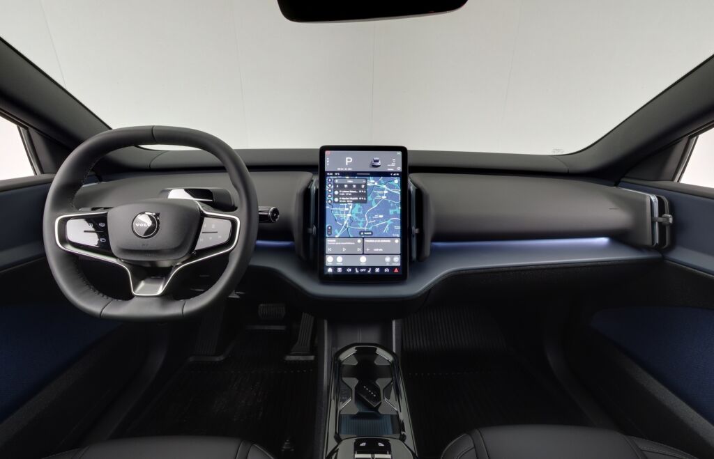 Volvo EX30 2024 Twin Performance Plus / BLIS / Pilot Assist / Harman Kardon / Suomiauto / - RAHOITUS TÄHÄN AUTOON VAIN 3.99% - 