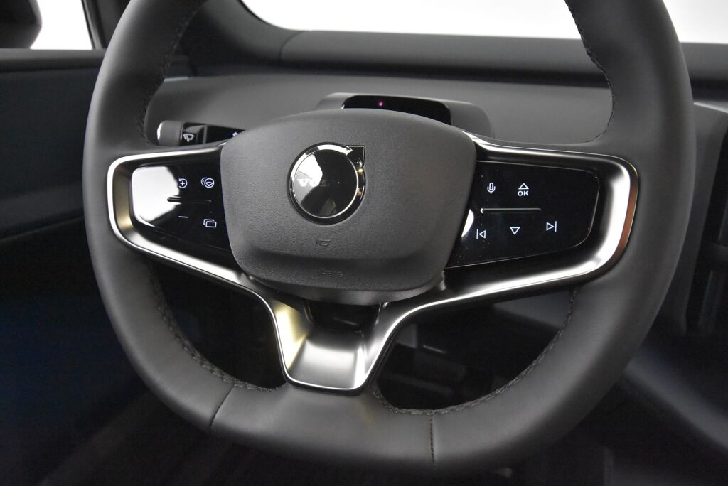 Volvo EX30 2024 Twin Performance Plus / BLIS / Pilot Assist / Harman Kardon / Suomiauto / - RAHOITUS TÄHÄN AUTOON VAIN 3.99% - 