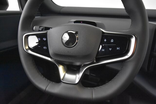 Volvo EX30 2024 Twin Performance Plus / BLIS / Pilot Assist / Harman Kardon / Suomiauto / - RAHOITUS TÄHÄN AUTOON VAIN 3.99% - 