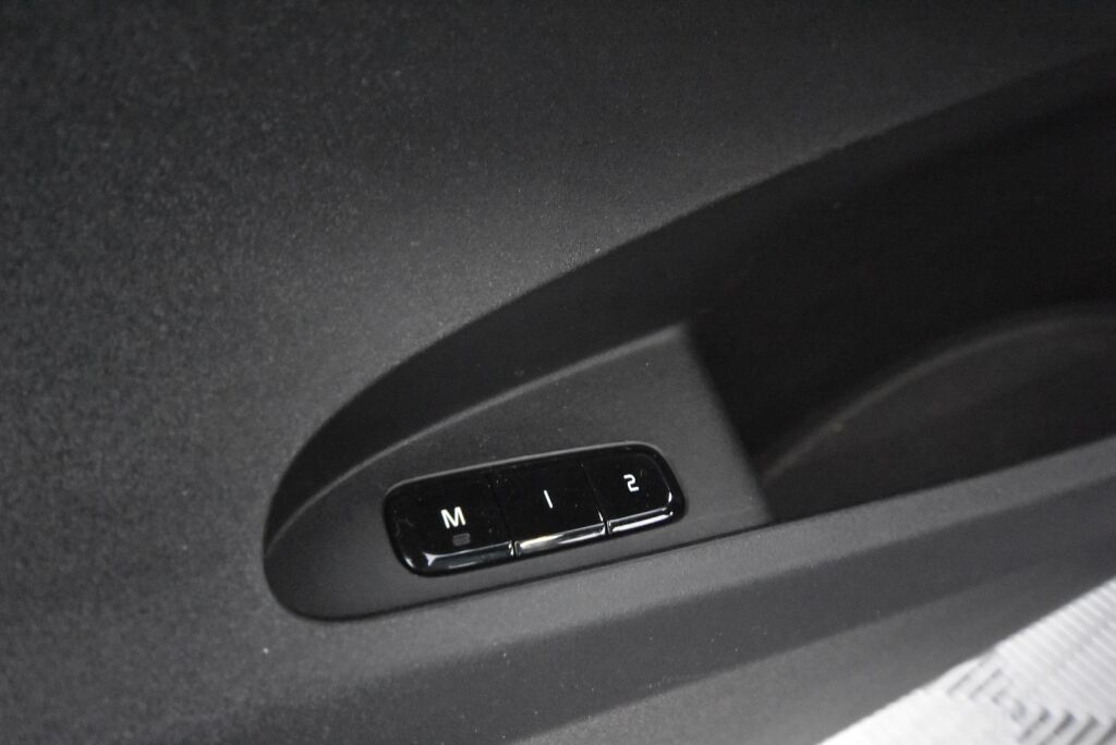 Polestar 2 2020 Launch Edition 300kW 78kWh / HarmanKardon / Pilot Plus Paketti / Panorama kattoikkuna