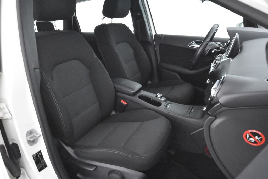 Mercedes-Benz B 2013 200 BE A Premium Business / Kaistavahti / Navigointi / Lohkolämmitin / Suomiauto