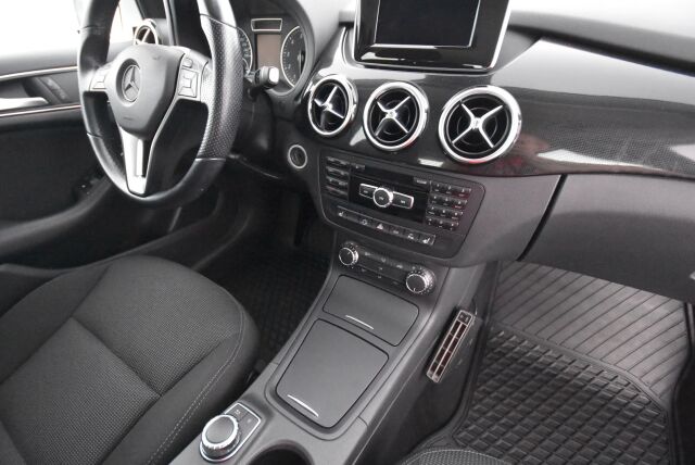 Mercedes-Benz B 2013 200 BE A Premium Business / Kaistavahti / Navigointi / Lohkolämmitin / Suomiauto