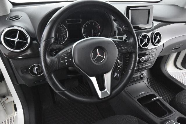 Mercedes-Benz B 2013 200 BE A Premium Business / Kaistavahti / Navigointi / Lohkolämmitin / Suomiauto