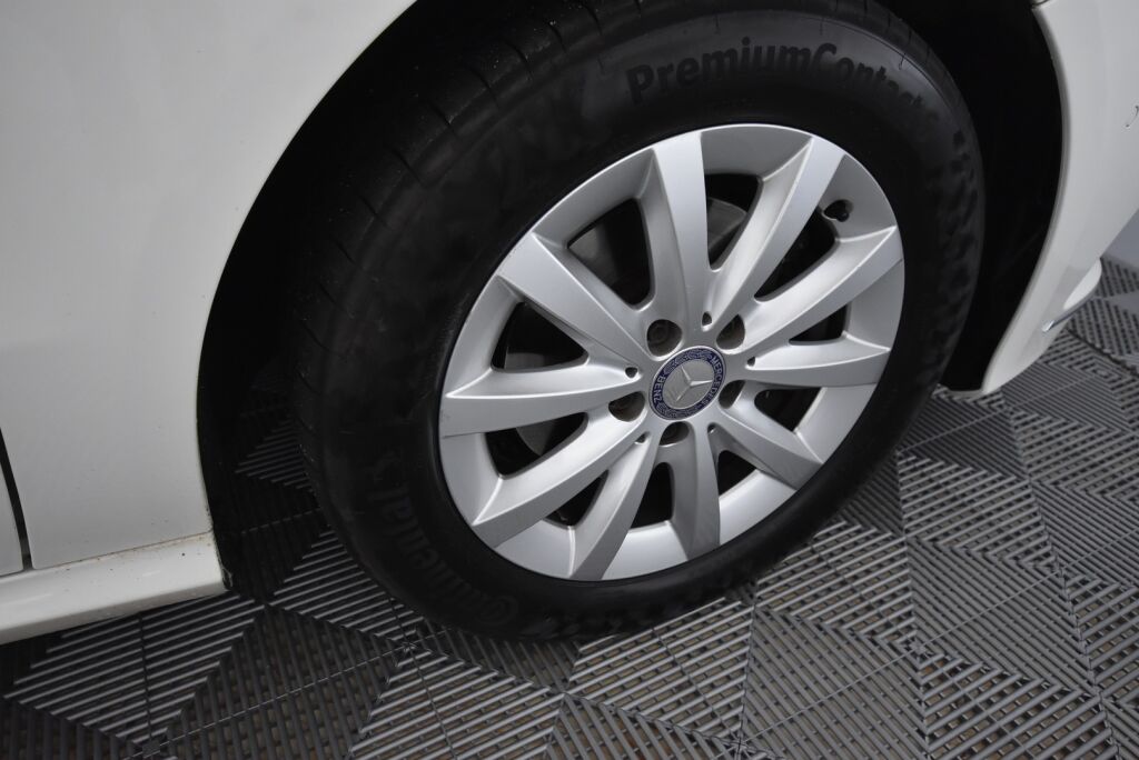 Mercedes-Benz B 2013 200 BE A Premium Business / Kaistavahti / Navigointi / Lohkolämmitin / Suomiauto