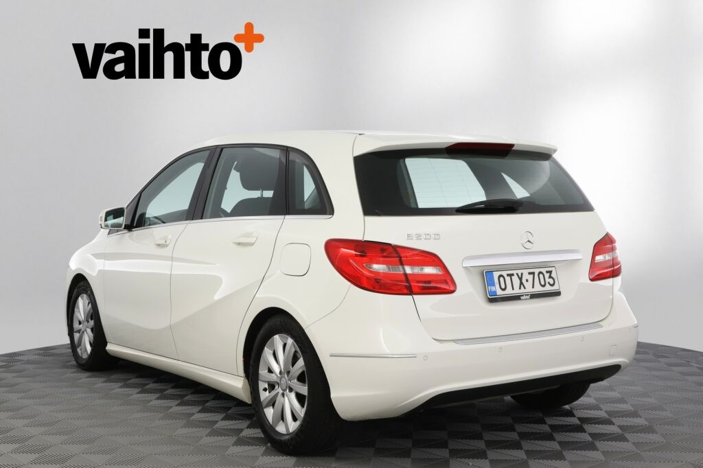 Mercedes-Benz B 2013 200 BE A Premium Business / Kaistavahti / Navigointi / Lohkolämmitin / Suomiauto