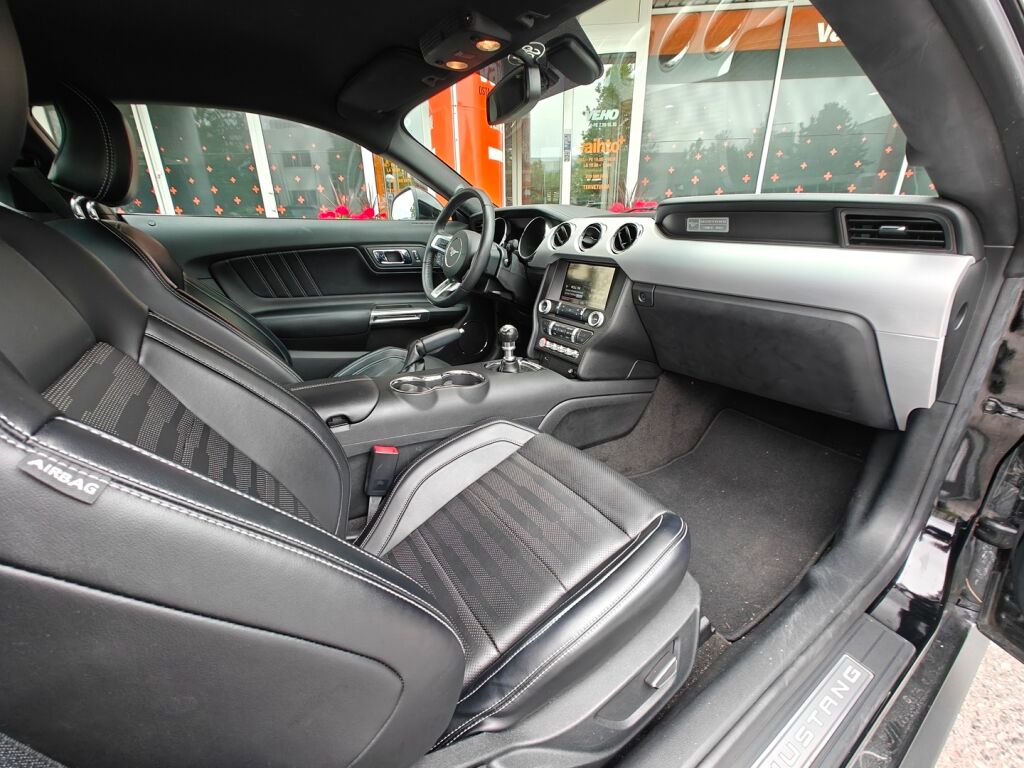 Ford Mustang 2016 5,0 V8 GT 418hv M6 Fastback / Performance Pack / Shaker Pro / Imastoidut istuimet / Huippusiisti