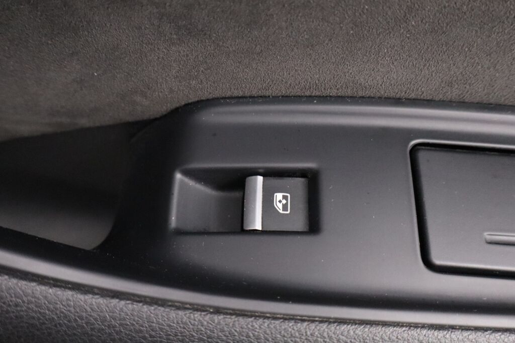 Audi Q7 2016 3,0 V6 TDI quattro tiptronic Business / Nelipyöräohjaus / Webasto / Vetokoukku / Navi /