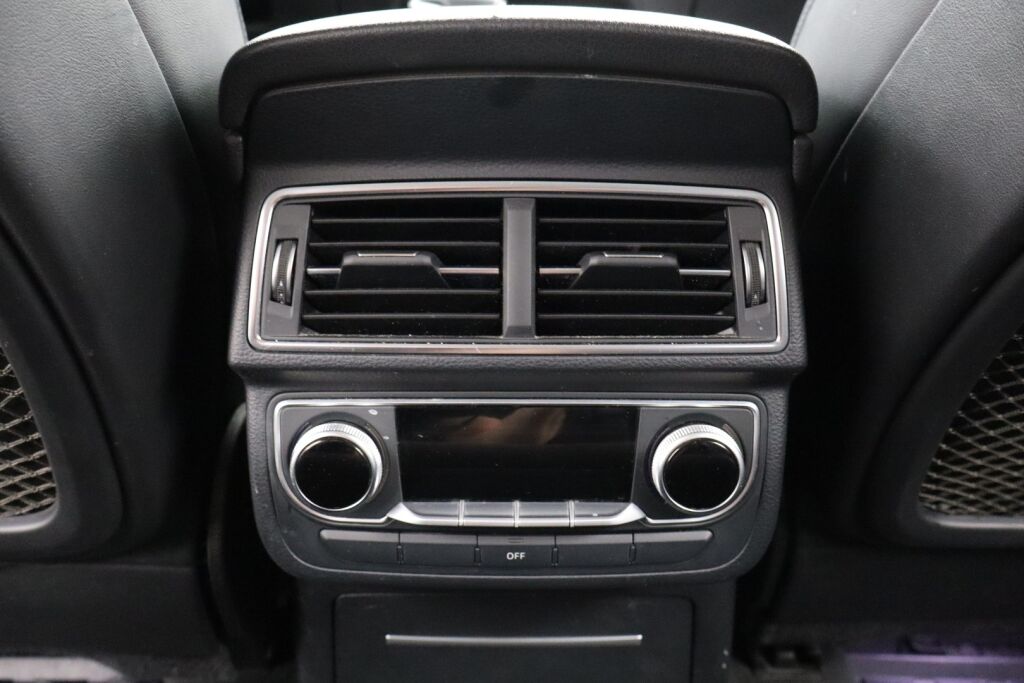 Audi Q7 2016 3,0 V6 TDI quattro tiptronic Business / Nelipyöräohjaus / Webasto / Vetokoukku / Navi /