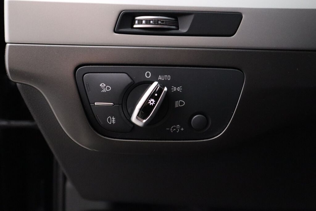 Audi Q7 2016 3,0 V6 TDI quattro tiptronic Business / Nelipyöräohjaus / Webasto / Vetokoukku / Navi /