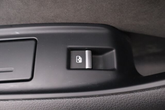 Audi Q7 2016 3,0 V6 TDI quattro tiptronic Business / Nelipyöräohjaus / Webasto / Vetokoukku / Navi /