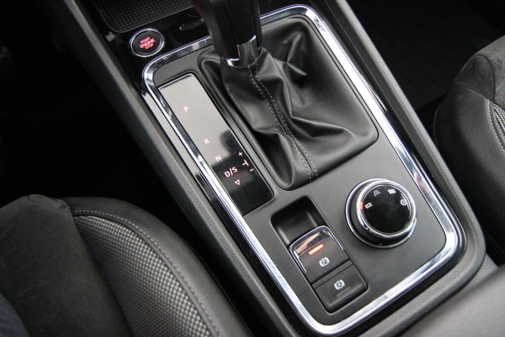 Seat Ateca 2017 1,4 TSI 150 ACT Xcellence DSG / Juuri huollettu / Kamera / Webasto / Kessy