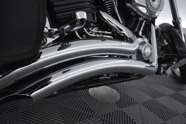 Harley-Davidson SOFTAIL 2009 Tyylikäs ja vähän ajettu FXCWC Rocker C / 1600cc moottori / Laukut / Lisäkromit /