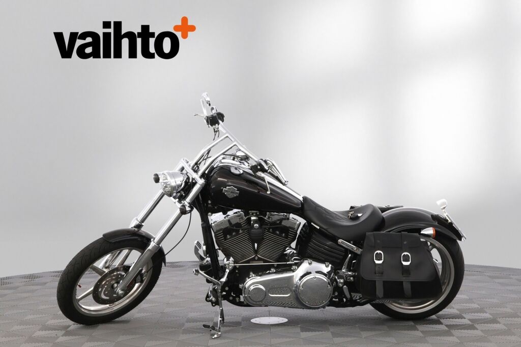 Harley-Davidson SOFTAIL 2009 Tyylikäs ja vähän ajettu FXCWC Rocker C / 1600cc moottori / Laukut / Lisäkromit /