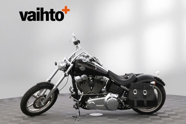 Harley-Davidson SOFTAIL 2009 Tyylikäs ja vähän ajettu FXCWC Rocker C / 1600cc moottori / Laukut / Lisäkromit /