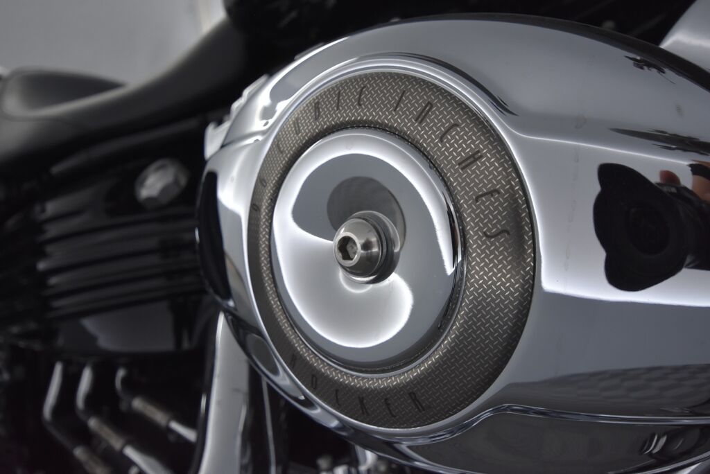 Harley-Davidson SOFTAIL 2009 Tyylikäs ja vähän ajettu FXCWC Rocker C / 1600cc moottori / Laukut / Lisäkromit /