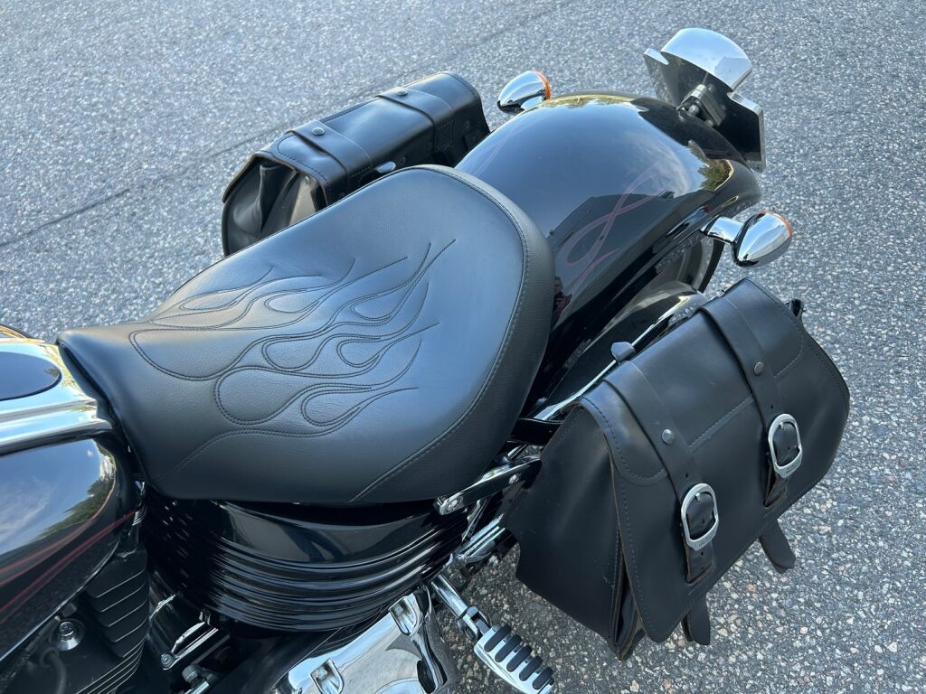 Harley-Davidson SOFTAIL 2009 Tyylikäs ja vähän ajettu FXCWC Rocker C / 1600cc moottori / Laukut / Lisäkromit /