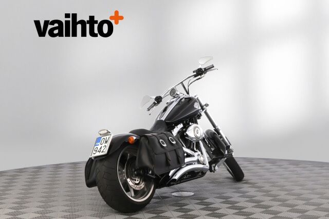 Harley-Davidson SOFTAIL 2009 Tyylikäs ja vähän ajettu FXCWC Rocker C / 1600cc moottori / Laukut / Lisäkromit /