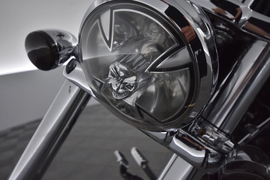Harley-Davidson SOFTAIL 2009 Tyylikäs ja vähän ajettu FXCWC Rocker C / 1600cc moottori / Laukut / Lisäkromit /