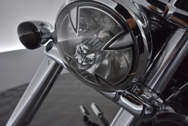 Harley-Davidson SOFTAIL 2009 Tyylikäs ja vähän ajettu FXCWC Rocker C / 1600cc moottori / Laukut / Lisäkromit /