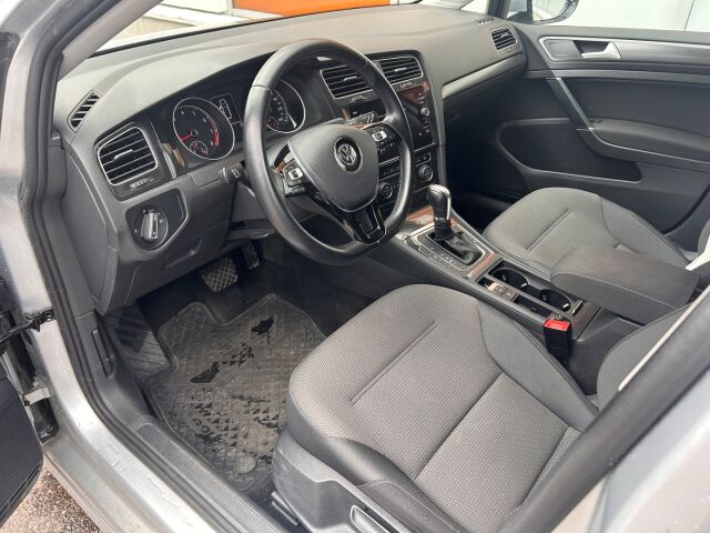 Volkswagen Golf 2019 Variant Comfortline 1,0 TSI 85 kW (115 hv) DSG-automaatti / Jakopää tehty / ACC / Webasto / Kamera / Tutkat