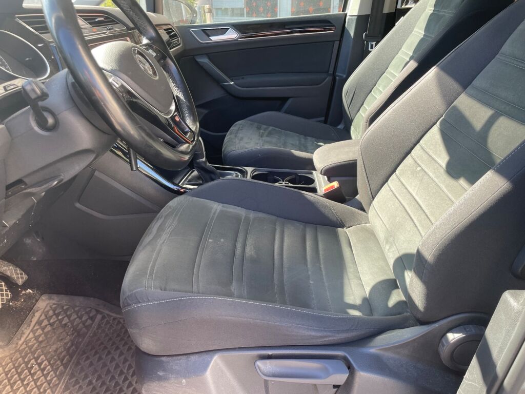 Volkswagen Touran 2016 Highline 2,0 TDI 110 kW (150 hv) DSG-automaatti / 7-Paikkainen/ Panoraama/ Adaptiivinen vakionopeussäädin/ Kamera