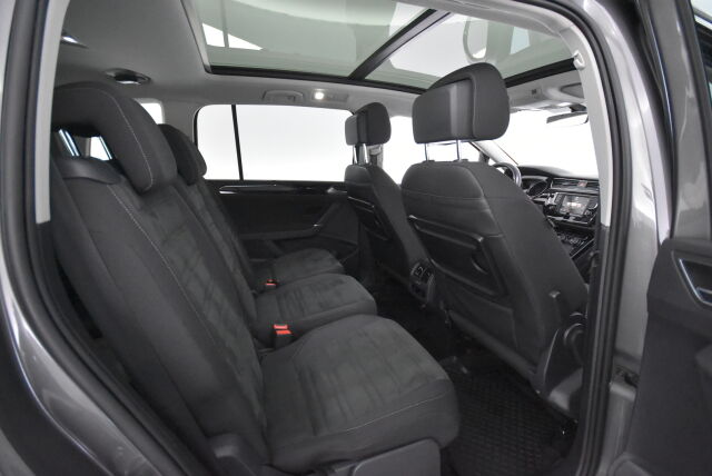 Volkswagen Touran 2016 Highline 2,0 TDI 110 kW (150 hv) DSG-automaatti / 7-Paikkainen/ Panoraama/ Adaptiivinen vakionopeussäädin/ Kamera