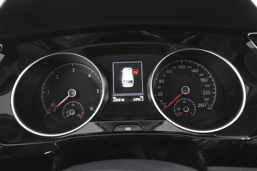 Volkswagen Touran 2016 Highline 2,0 TDI 110 kW (150 hv) DSG-automaatti / 7-Paikkainen/ Panoraama/ Adaptiivinen vakionopeussäädin/ Kamera