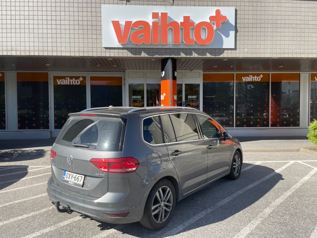 Volkswagen Touran 2016 Highline 2,0 TDI 110 kW (150 hv) DSG-automaatti / 7-Paikkainen/ Panoraama/ Adaptiivinen vakionopeussäädin/ Kamera