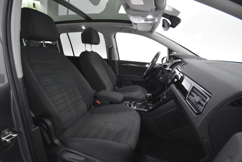 Volkswagen Touran 2016 Highline 2,0 TDI 110 kW (150 hv) DSG-automaatti / 7-Paikkainen/ Panoraama/ Adaptiivinen vakionopeussäädin/ Kamera