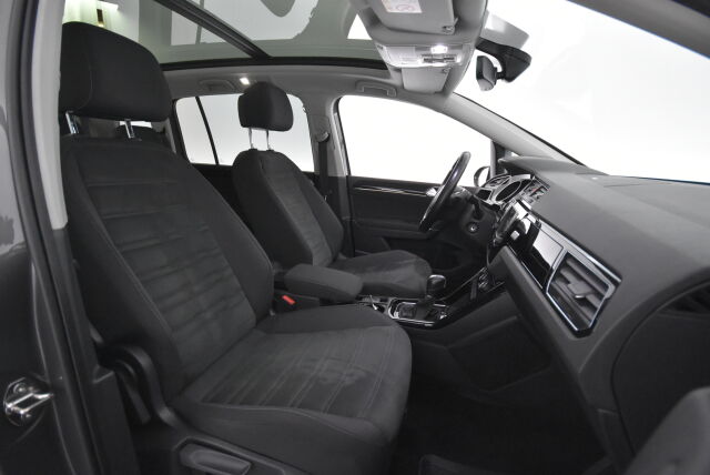 Volkswagen Touran 2016 Highline 2,0 TDI 110 kW (150 hv) DSG-automaatti / 7-Paikkainen/ Panoraama/ Adaptiivinen vakionopeussäädin/ Kamera