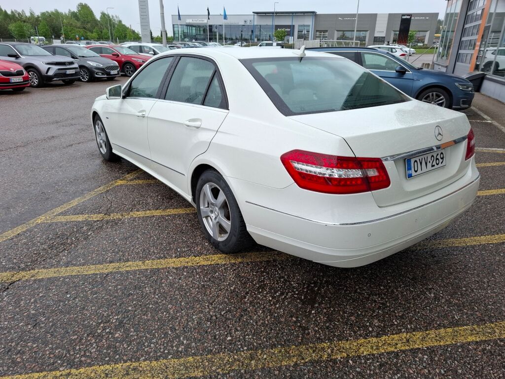 Mercedes-Benz E 2011 200 CDI BE A Premium Business / Huippusiisti / Xenonit / Tutkat / Lohkolämmitin /