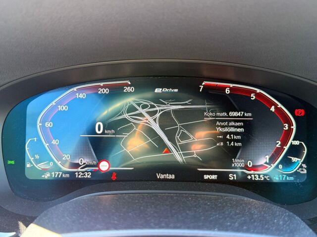 BMW 530 2022 G30 Sedan 530e xDrive A Charged Edition M Sport / Vetokoukku / Lämmitettä ratti / Adaptiivinen Vakkari / Hifi